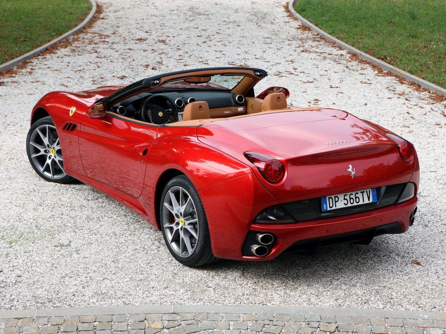  Ferrari California HELE 2010 года  (фото 8 из 24)